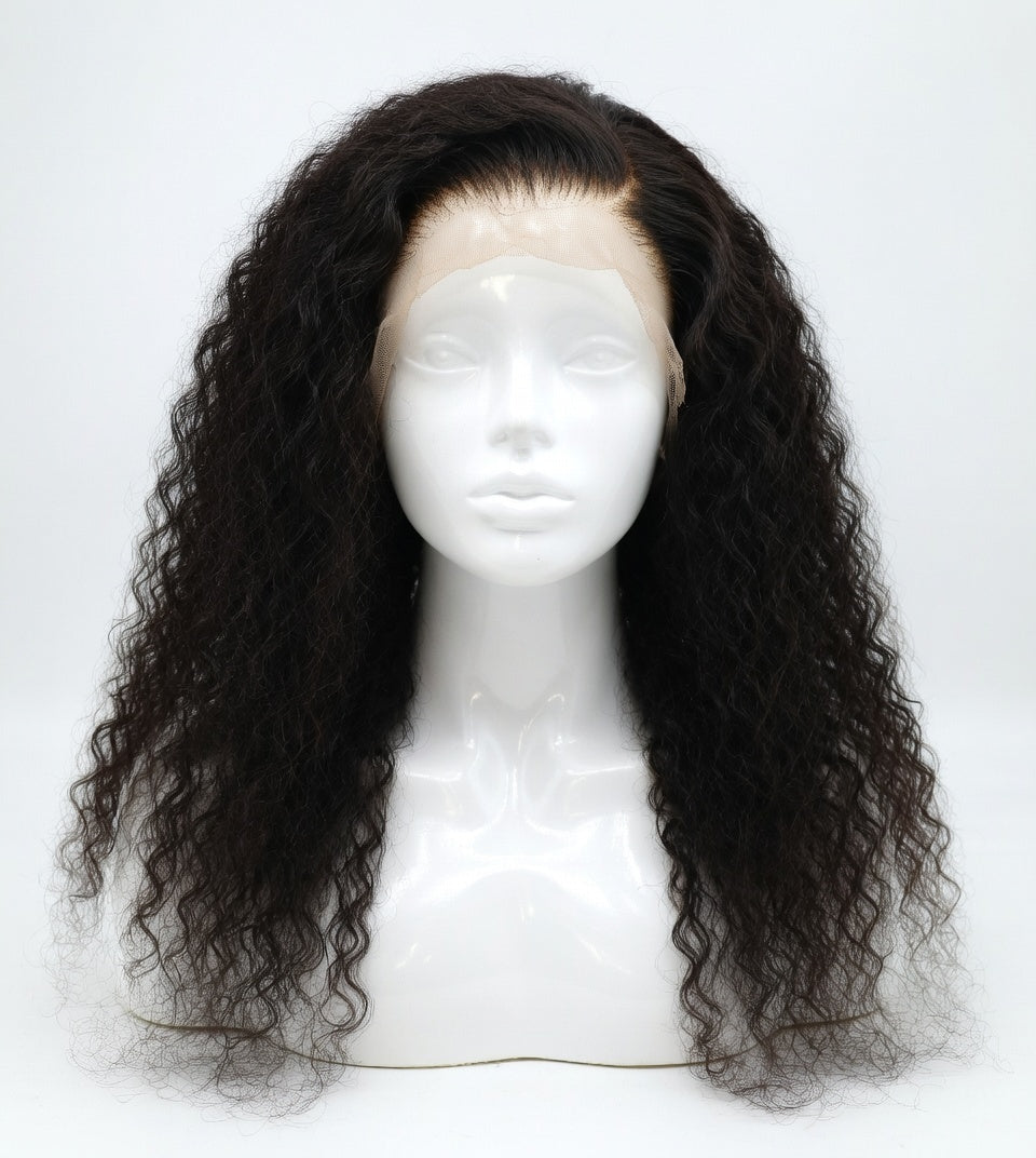 Lace Front Bouclée Naturelle  – Synthé – Deep Curly Glueless.
